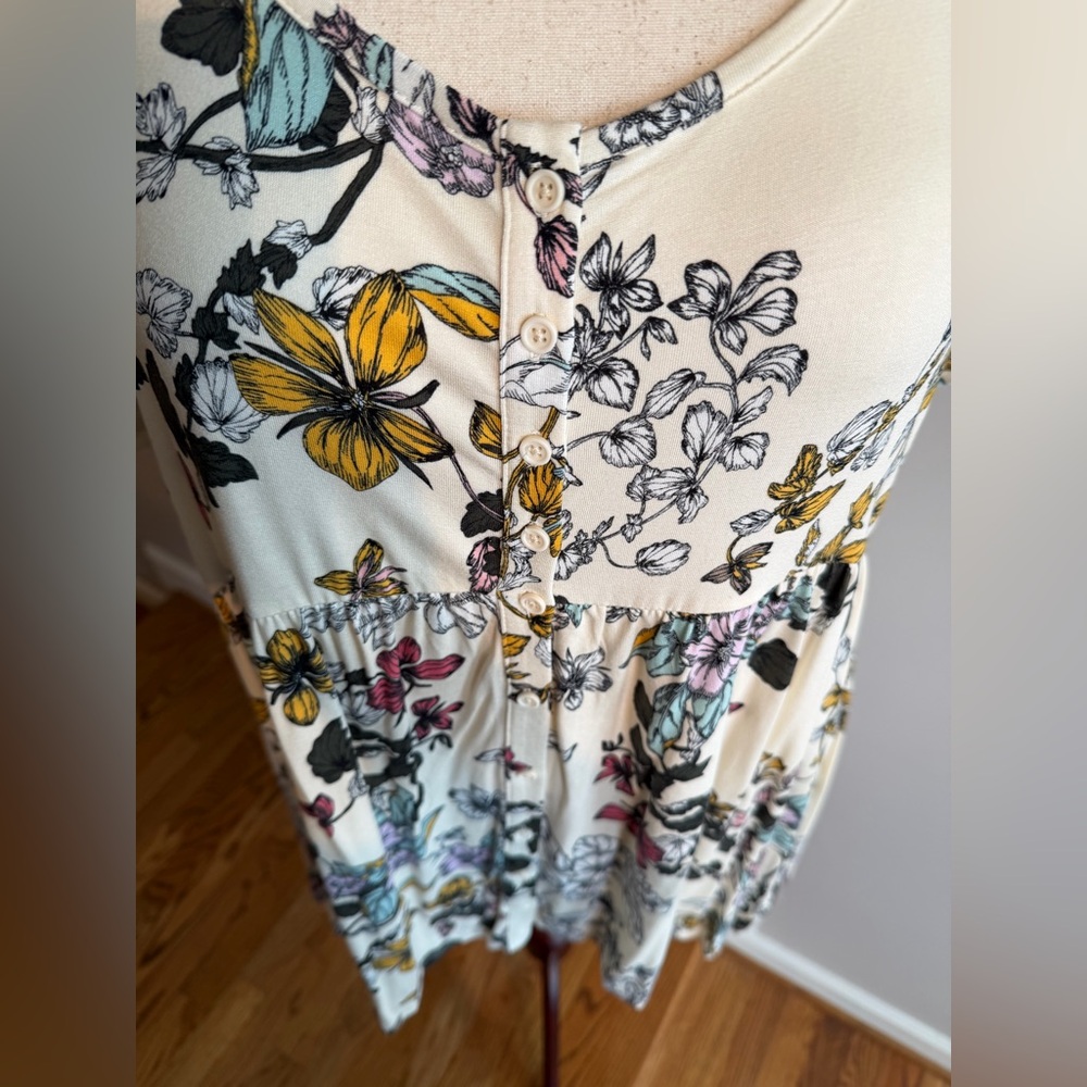 Torrid Cream Floral Supersoft Babydoll Tee - Torrid Size 3 (22-24, 3X) - Picture 3 of 12